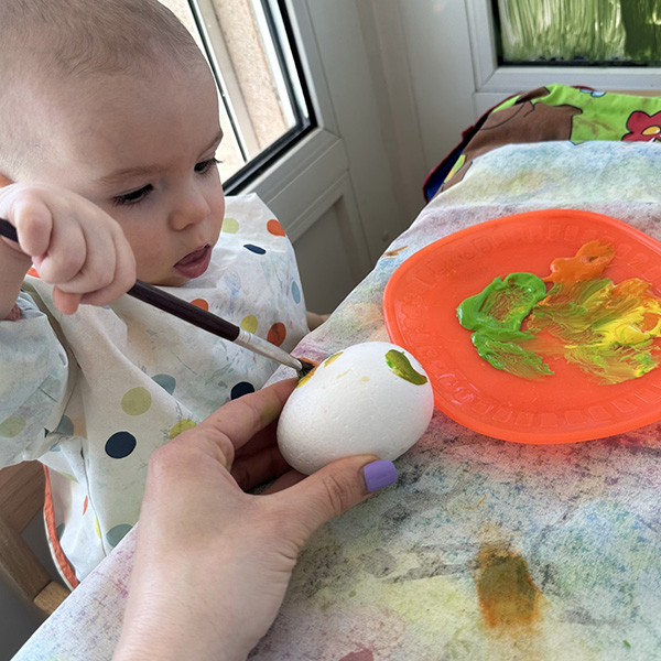 Peinture Oeufs Creche 6sens Saint Sulpice 01