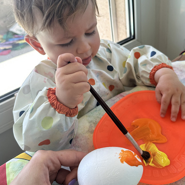 Peinture Oeufs Creche 6sens Saint Sulpice 04